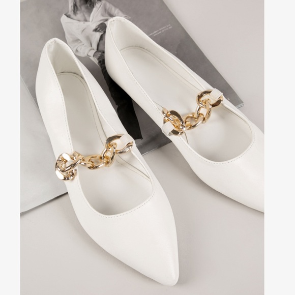 Vegan Leather Chain Detailing Pointed Toe Flats - Picture 4 of 11